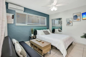 Sunny Serenity Hollywood Studio Getaway